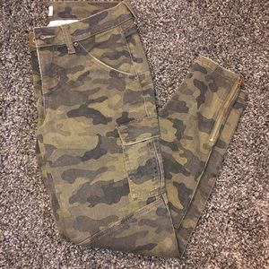Camo skinny jeans
